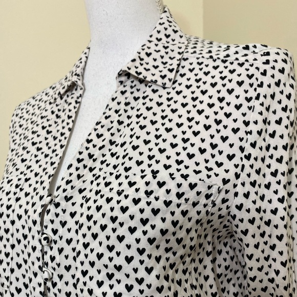 NWOT Velvet Heart || Women White Long Sleeve Button-Down high low Shirt Sz Small - Picture 4 of 8